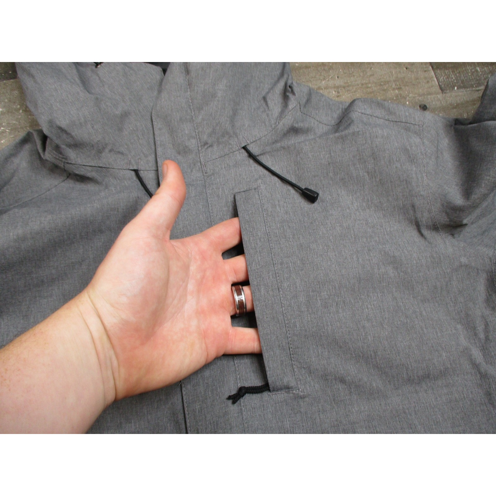 Chrome Industries Jacket Mens Small Gray Waterproof Hooded Cycling Windbreaker — image 6 of 8